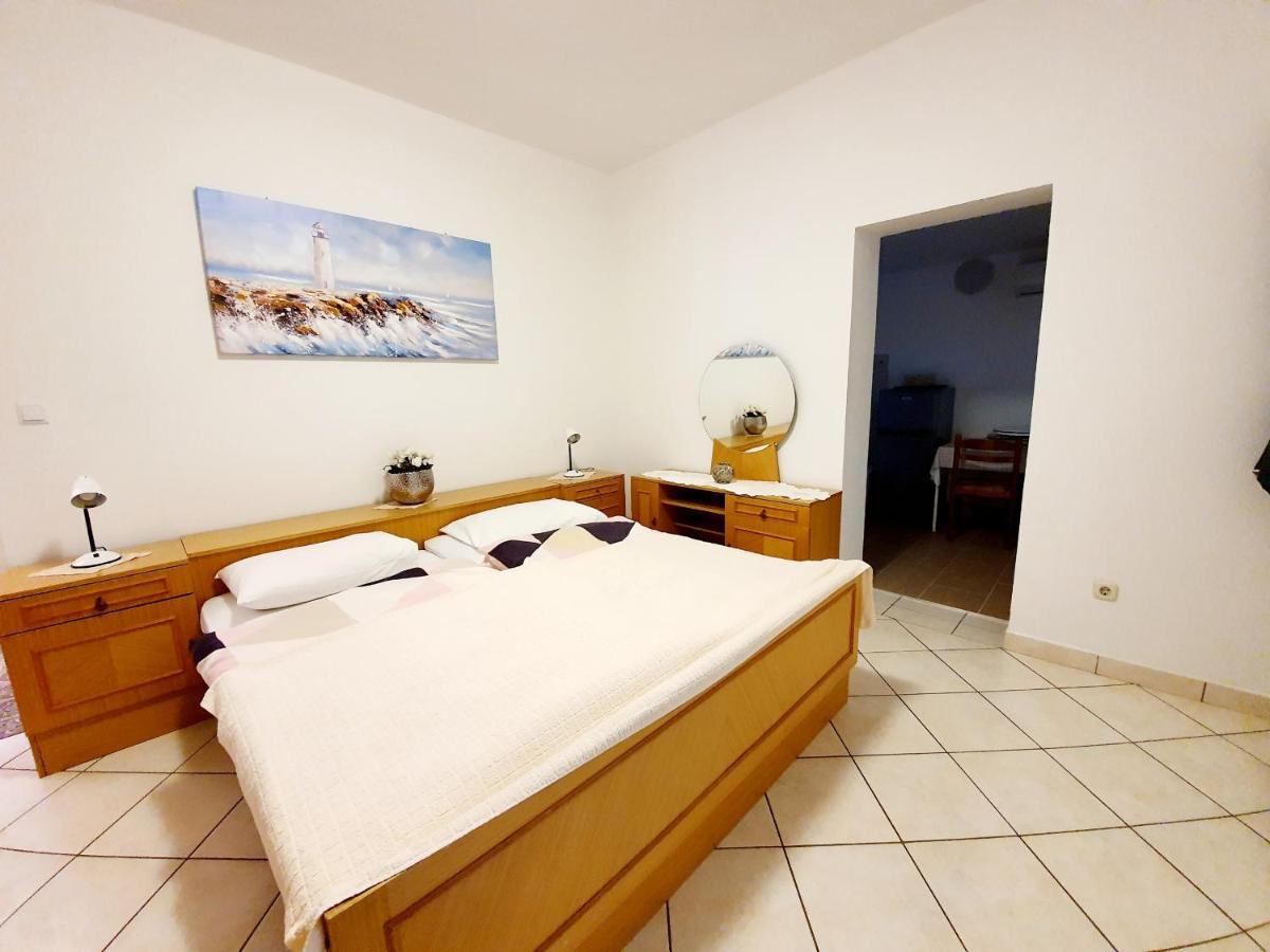 Apartament Apartamani Katarina Vl.Ilija Jusup Starigrad Paklenica Zewnętrze zdjęcie
