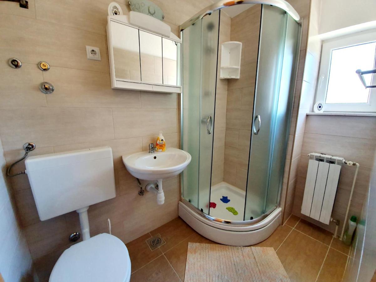 Apartament Apartamani Katarina Vl.Ilija Jusup Starigrad Paklenica Zewnętrze zdjęcie