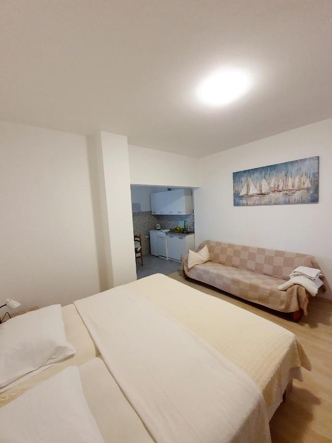 Apartament Apartamani Katarina Vl.Ilija Jusup Starigrad Paklenica Zewnętrze zdjęcie