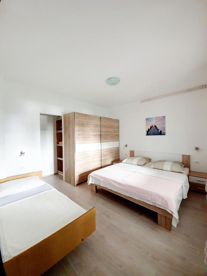 Apartament Apartamani Katarina Vl.Ilija Jusup Starigrad Paklenica Zewnętrze zdjęcie