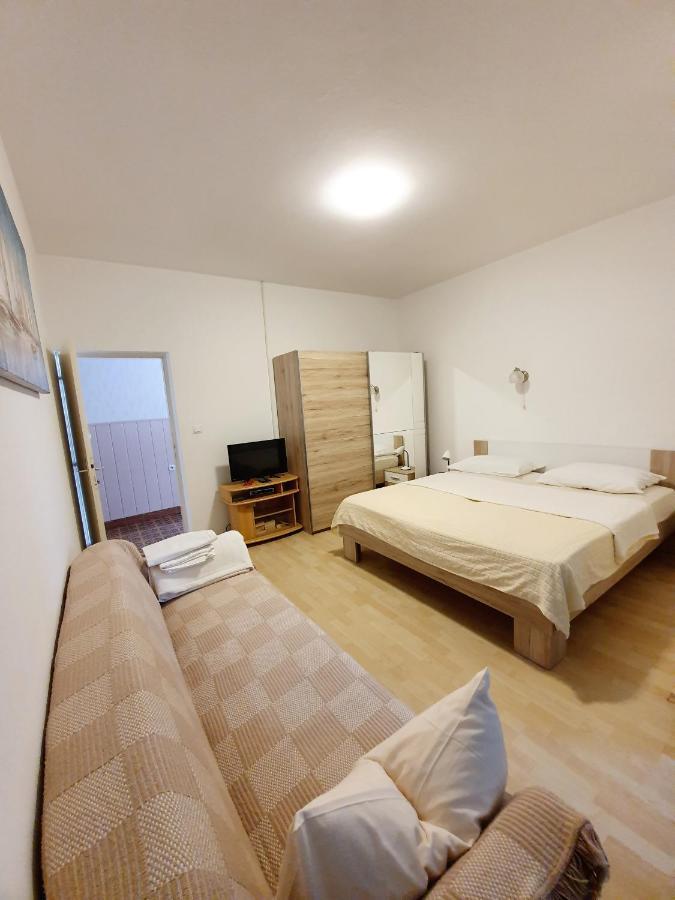 Apartament Apartamani Katarina Vl.Ilija Jusup Starigrad Paklenica Zewnętrze zdjęcie