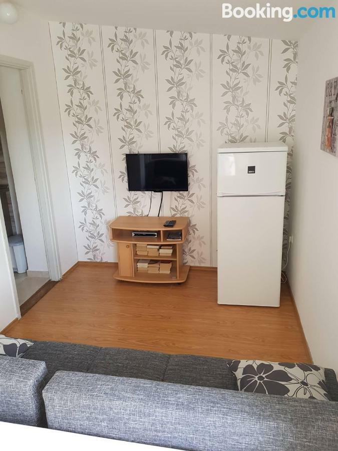 Apartament Apartamani Katarina Vl.Ilija Jusup Starigrad Paklenica Zewnętrze zdjęcie