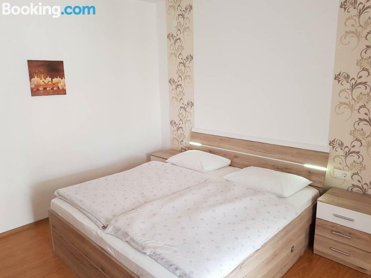 Apartament Apartamani Katarina Vl.Ilija Jusup Starigrad Paklenica Zewnętrze zdjęcie