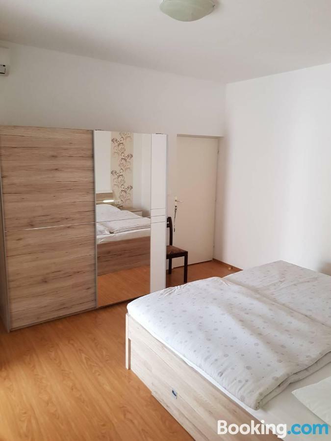 Apartament Apartamani Katarina Vl.Ilija Jusup Starigrad Paklenica Zewnętrze zdjęcie