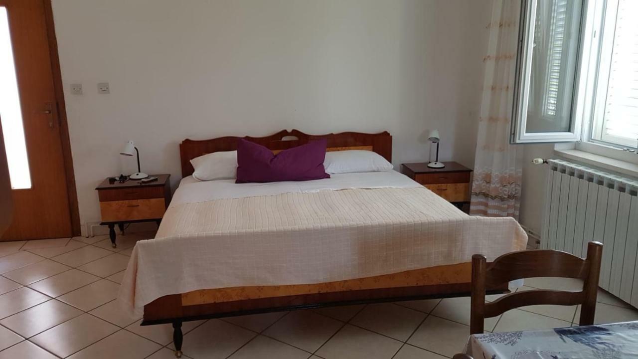 Apartament Apartamani Katarina Vl.Ilija Jusup Starigrad Paklenica Zewnętrze zdjęcie